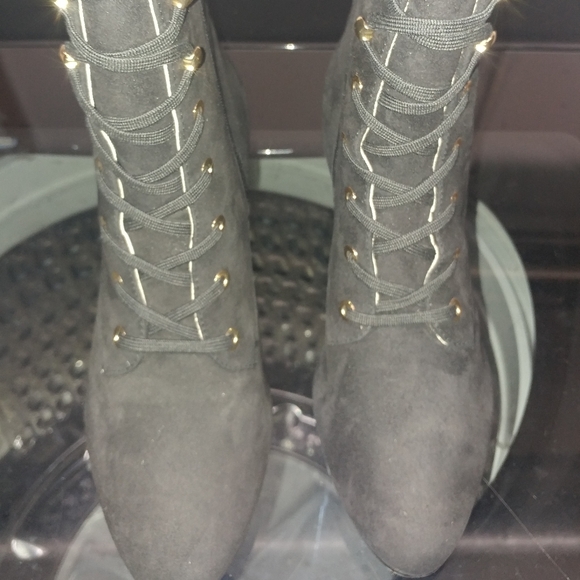 NWT STUARTWEIZMAN GRANNY BOOT - Picture 3 of 7